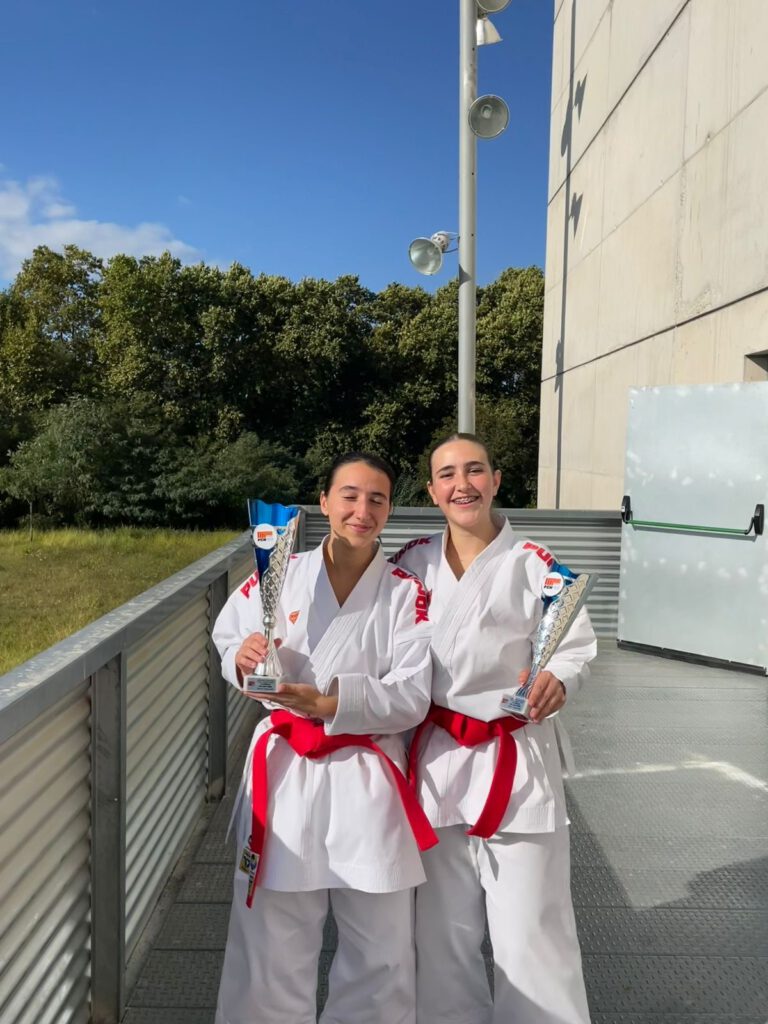 Caterina Comella Campionat Catalunya Kata Cadet Femení i Maria Ubiergo tercera Kata Junior Femení