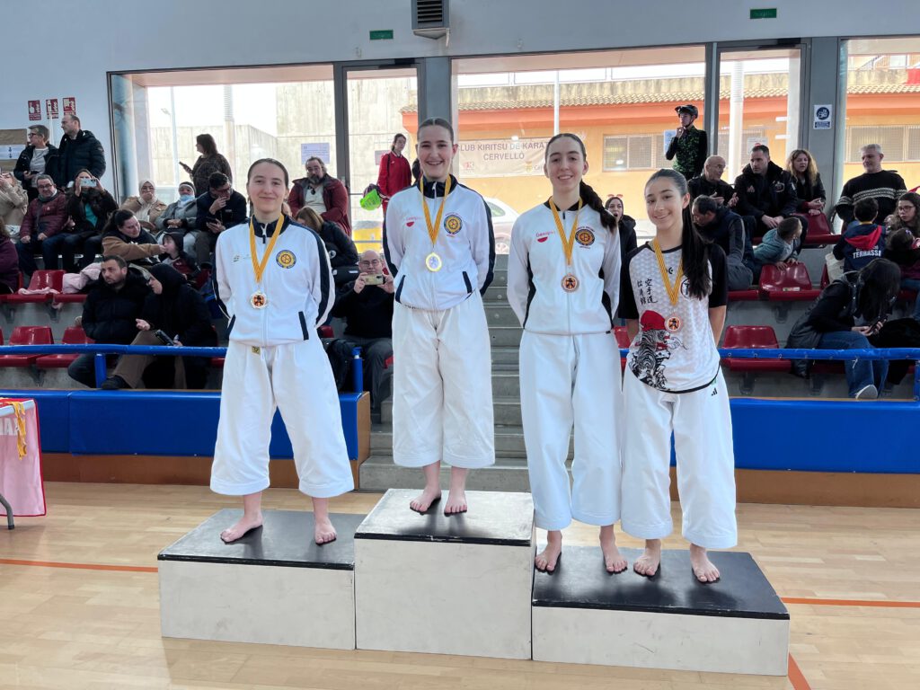 Domini Karate Pirineus a Junior Femení: Maria caterina i Sara